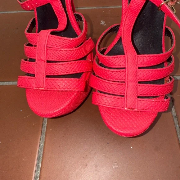 Qupid Hot Pink Strappy Platform Heels - Picture 4 of 5